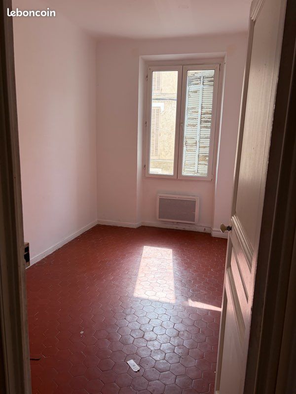 Appartement 3 pièces 60 m² · à Toulon · 60 m² · 120 000 €