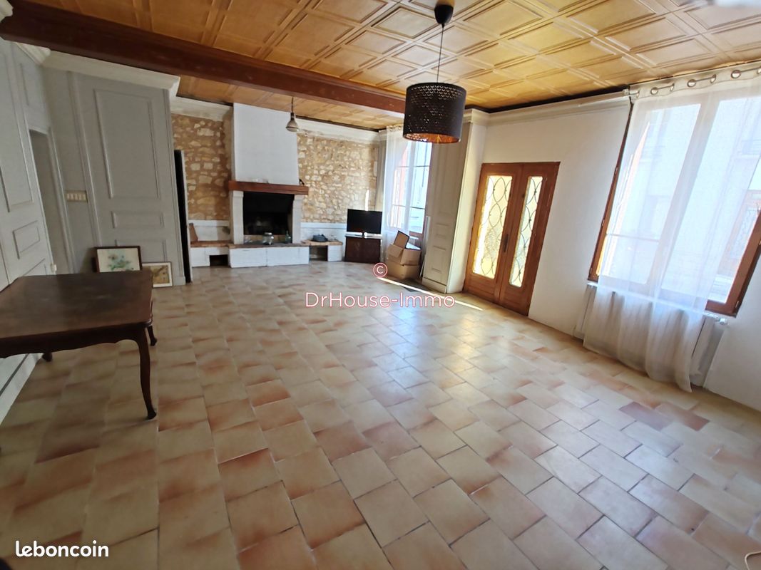 Maison 8 pièces 187 m² · à Tournon-Saint-Martin · 187 m² · 104 860 €