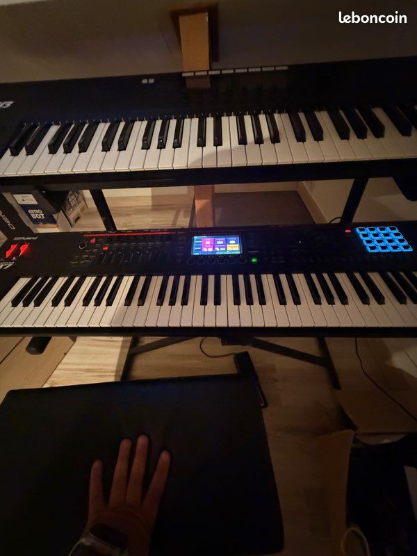 Roland Fantom 07 (image 1)