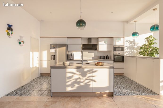 Maison 7 pièces 300 m² — 7