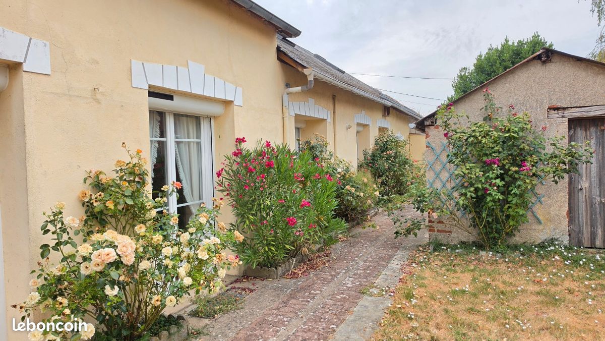 Maison 4 pièces 155 m² · à Saint-Ouen-les-Vignes · 155 m² · 1 050 €