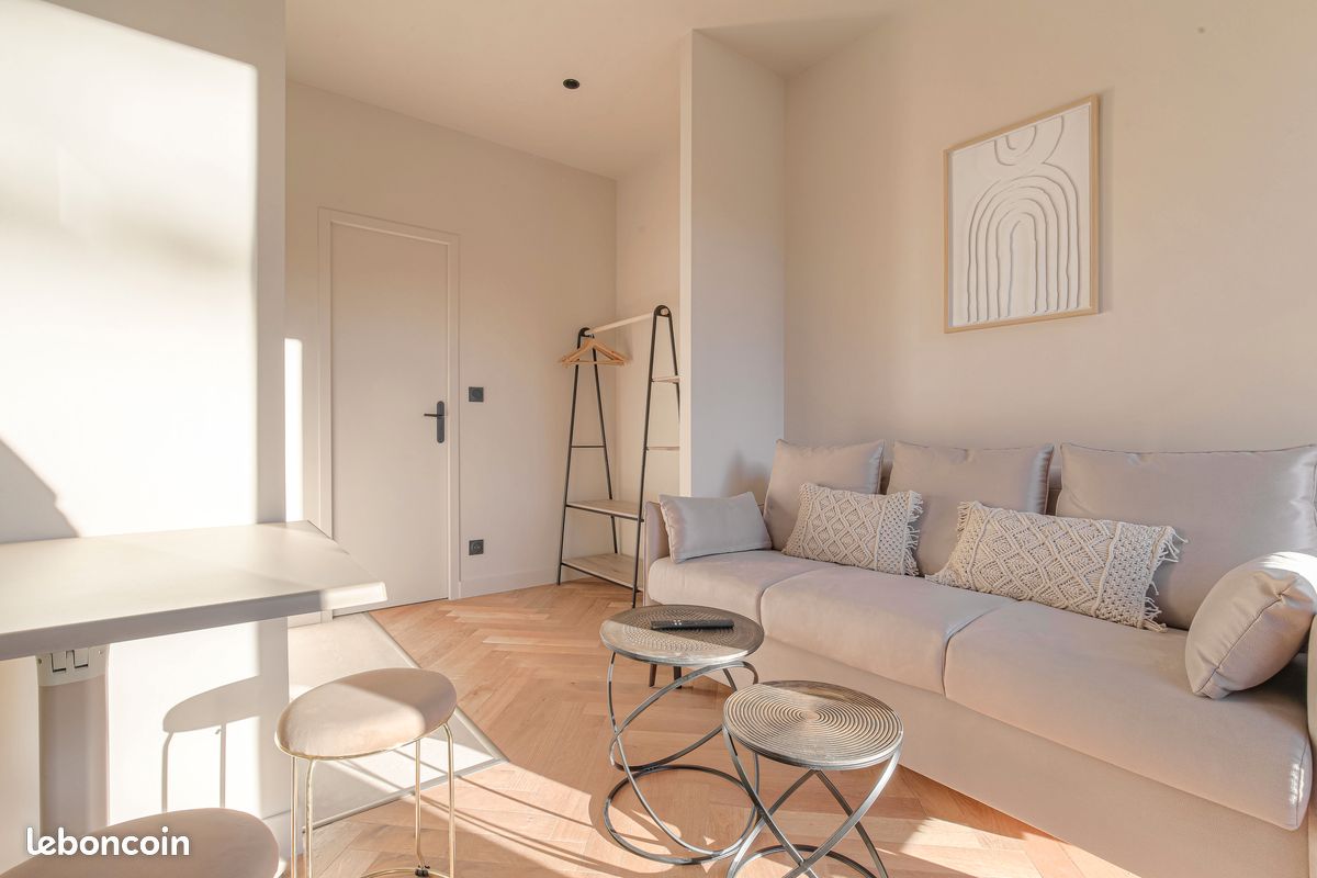 Appartement 1 pièce 15 m² · à La Tour-de-Salvagny · 15 m² · 1 100 €/mois
