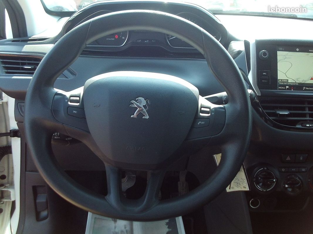 Peugeot 208 AFFAIRE 1.5 BLUEHDI 100CH PREMIUM PACK 5 PORTES (image 10)