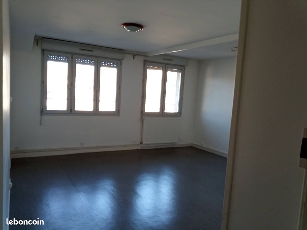 RIOM-F2 40m²- 599 Compris Chauffage - (image 5)