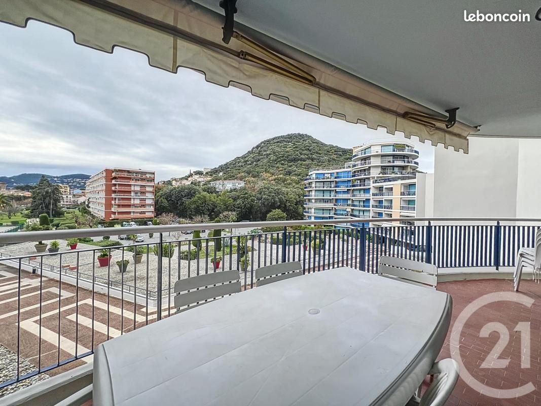 Appartement 2 pièces 49 m² · à Mandelieu-la-Napoule · 49 m² · 930 €/mois