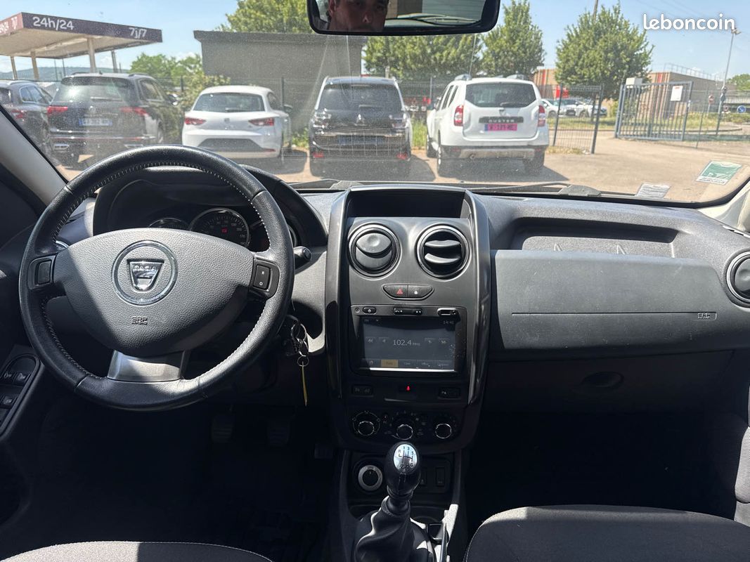 Dacia duster 1.5 dci 110 ambiance 4x4 (image 9)