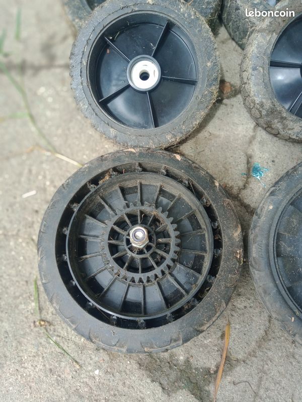 Roue Plastique 381007455/1 Pour Tondeuse - Jardin