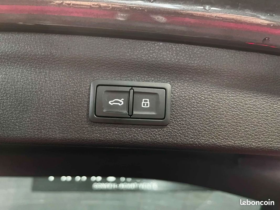 AUDI Q3 Q3 45 TFSIe 245 ch S tronic S line / ENTRETIEN AUDI / 1ER MAIN (image 12)