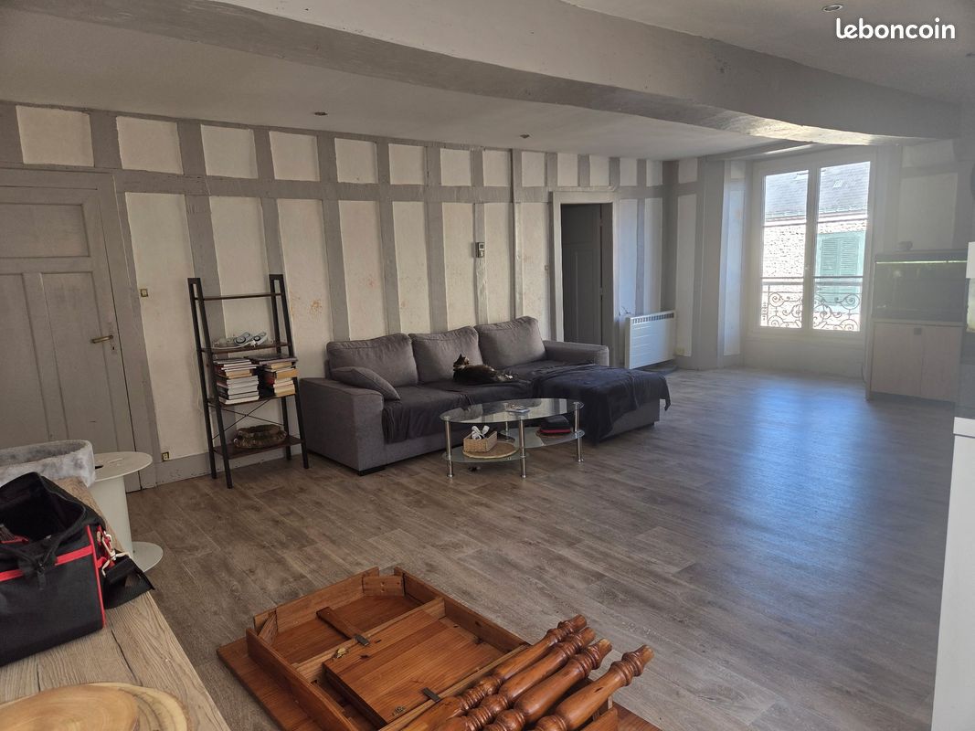 Appartement 5 pièces 115 m² · à Montfort-le-Gesnois · 115 m² · 880 €/mois