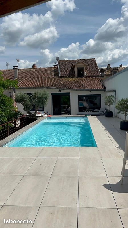 Maison 8 pièces 250 m² · à Villefranche-de-Rouergue · 250 m² · 250 000 €