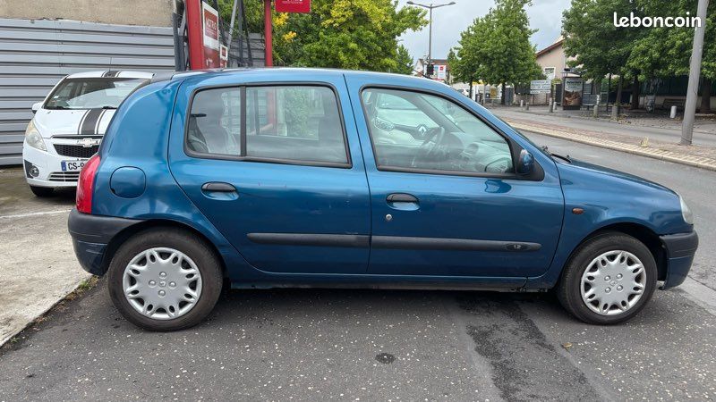 Renault clio 2 1.2 60 cv rxe - paiement en 4 fois possible (image 9)