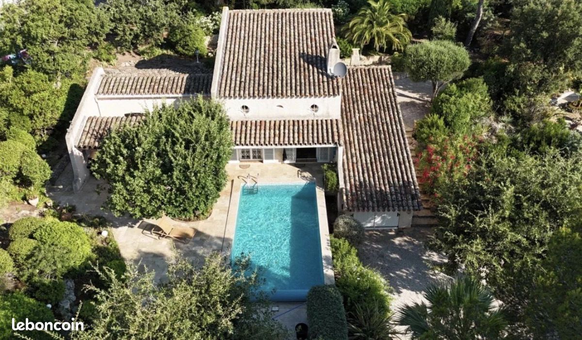 Maison 4 pièces 115 m² · à Fréjus · 115 m² · 842 000 €