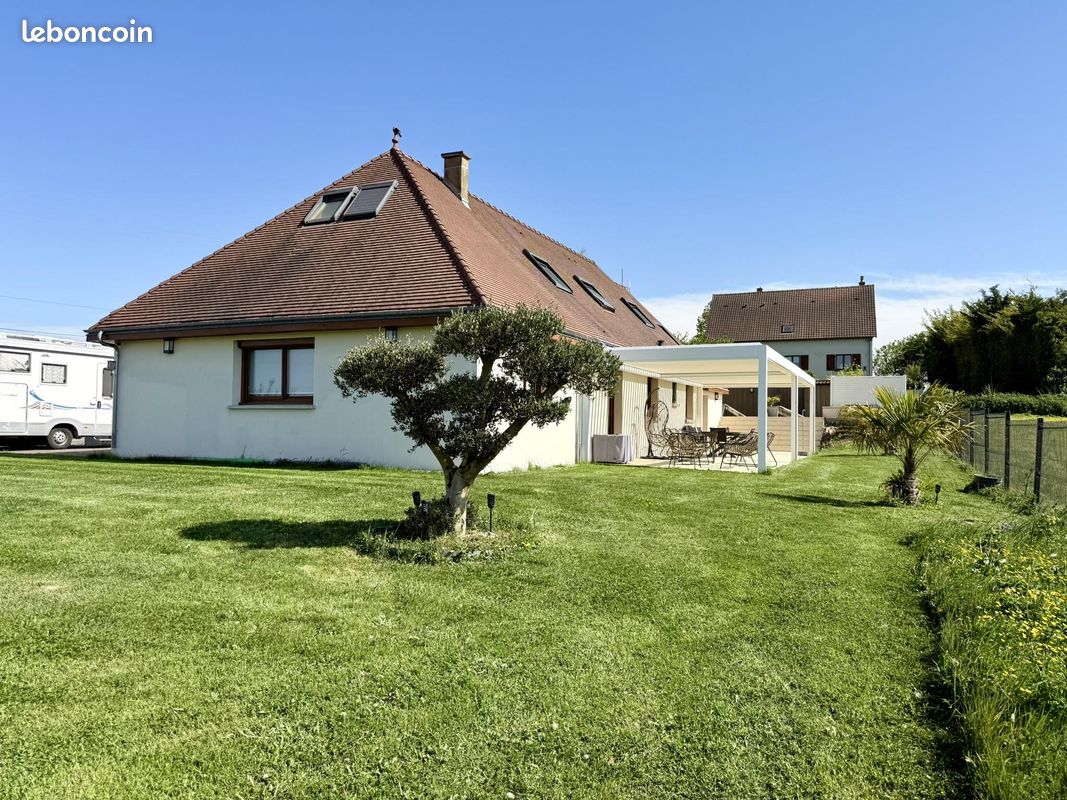 Maison 7 pièces 207 m² · à Montgueux · 207 m² · 465 000 €
