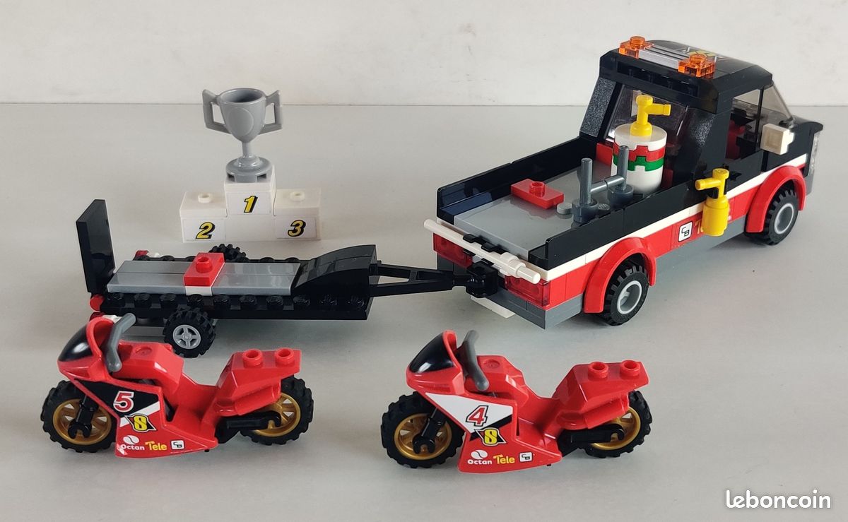 60084 LEGO City - Le transporteur de motos de course (image 5)
