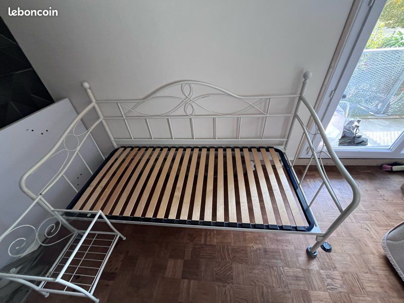 Lit avec matelas et table de chevet 90X200 (image 4)