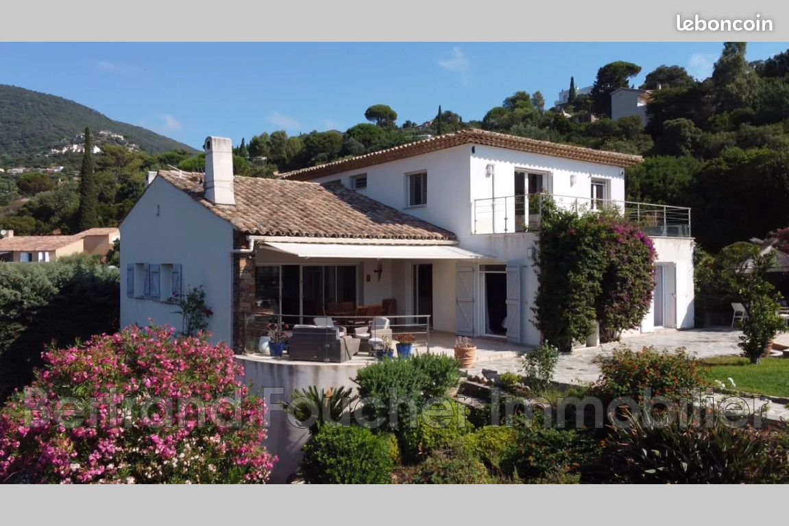Maison 7 pièces 250 m² · à Cavalaire-sur-Mer · 250 m² · 1 840 000 €
