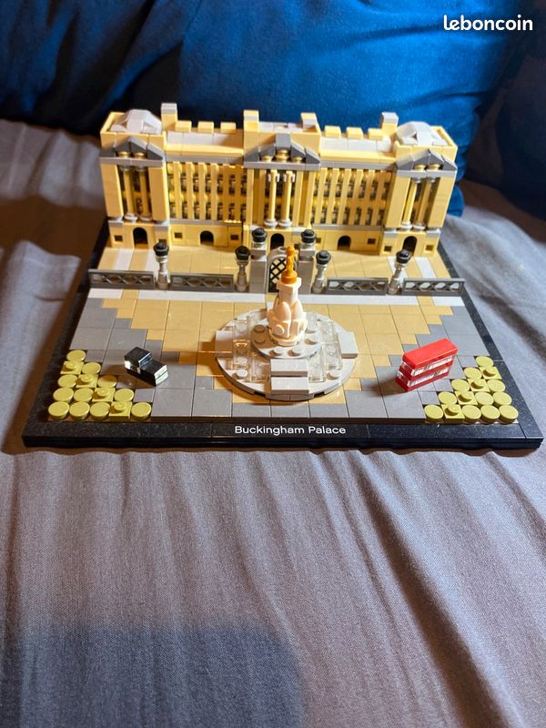Lego architecture Buckingham Palace (image 1)