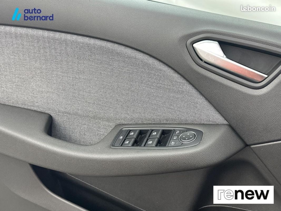 Renault Clio 1.6 E-Tech 145ch full hybrid Techno (image 19)