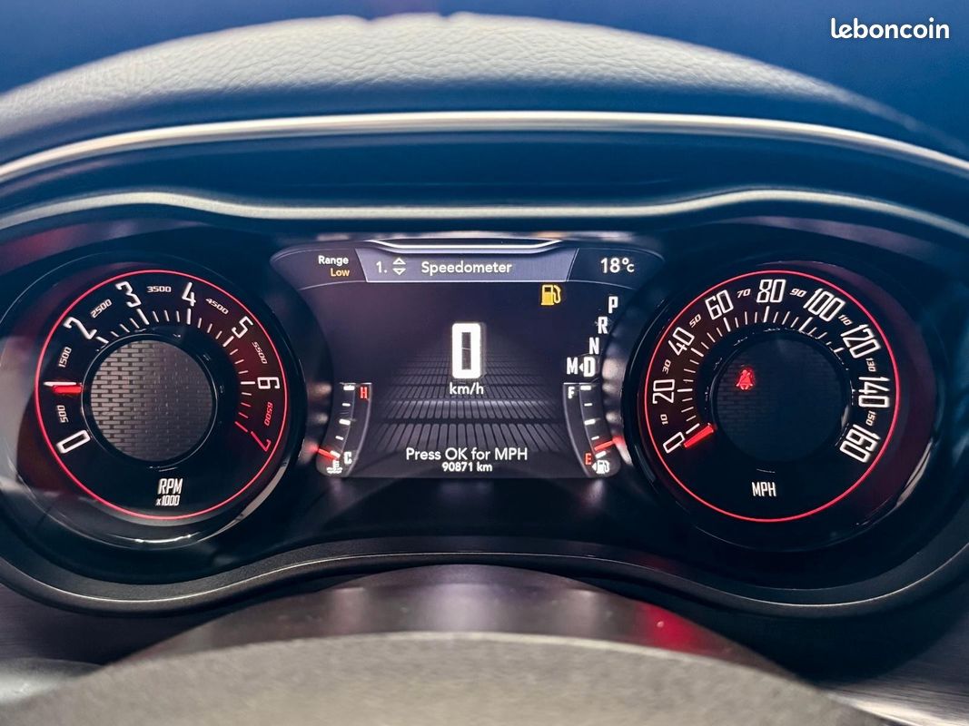 Dodge CHALLENGER Widebody Look V6 3.6 306 ch – CarPlay – Caméra – Cuir (image 16)