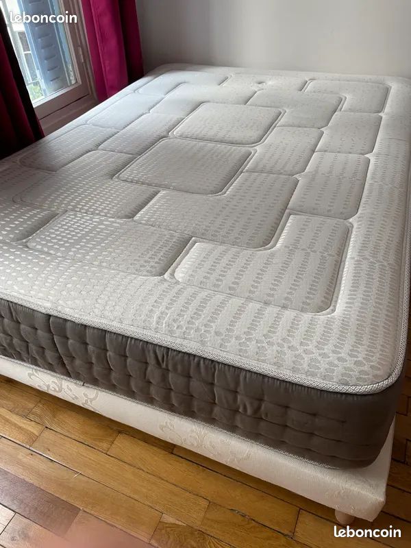 Matelas à vendre ( très bon état ) urgent déménagement (image 1)
