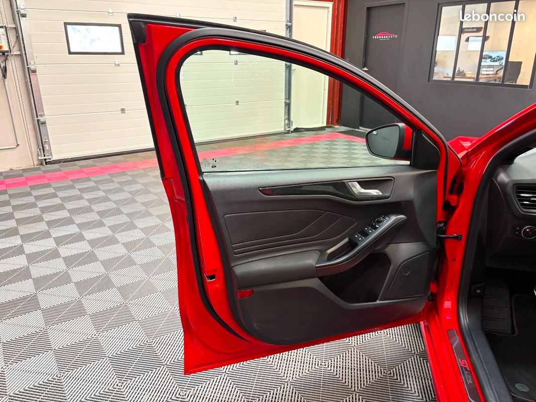 FORD FOCUS ST LINE X EcoBoost 155 ch MHEV - 1ERE MAIN - PARFAIT ÉTAT - VIRTUAL COCKPIT - CARPLAY - ATTELAGE AMOVIBLE (image 36)