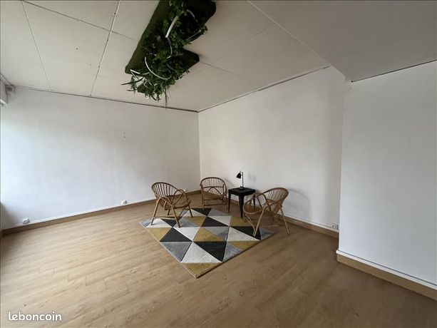 Immeuble 100 m² Guiscriff