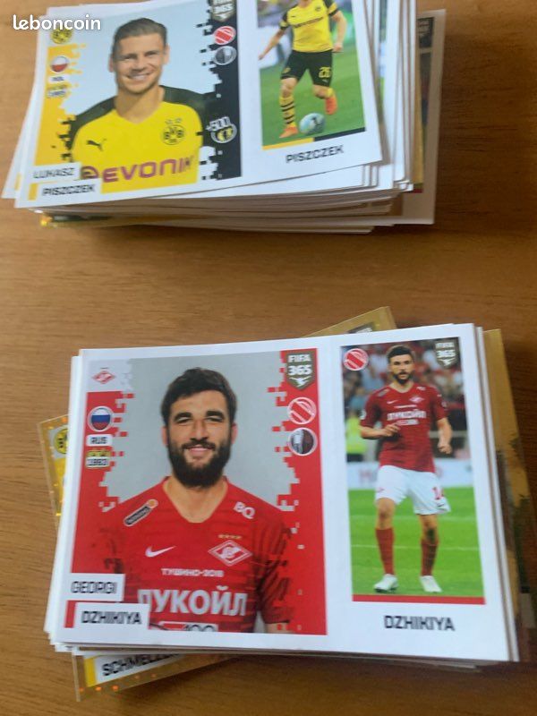 Lot de 100 images Panini FIFA 365 ( année à déterminer. ) avec des doubles (image 2)