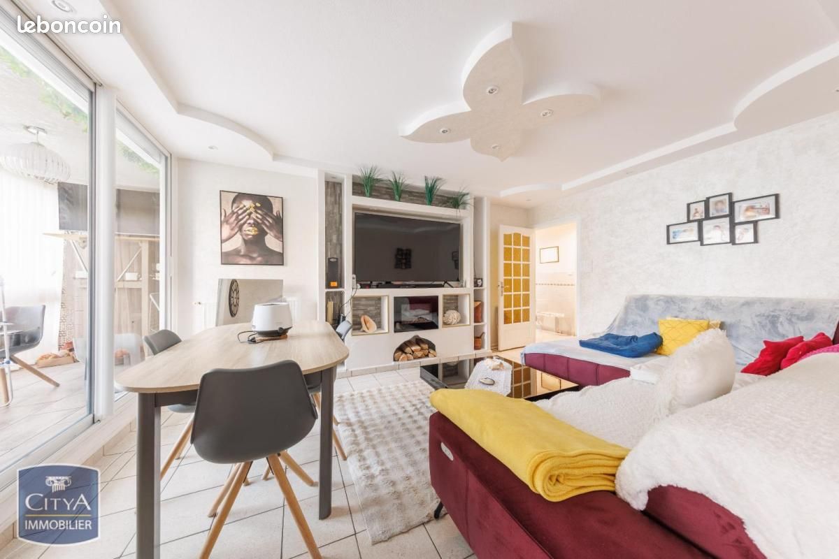 Appartement 5 pièces 100 m² · à Clermont-Ferrand · 100 m² · 138 000 €