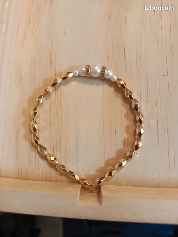Bracelet (image 1)