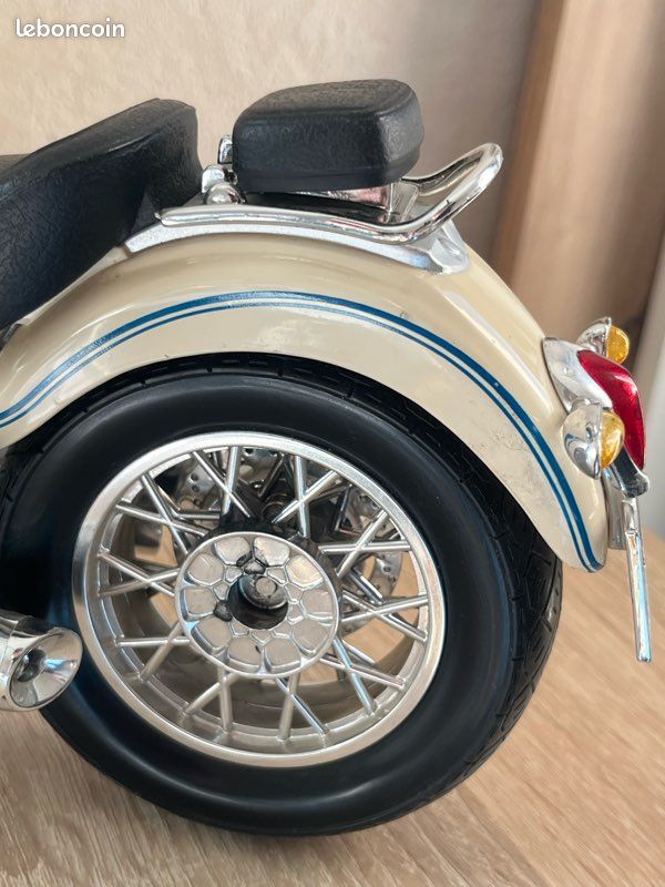 MAQUETTE MOTO BMW R1200C en plastique dur New-Ray 1999 EUR 30,00