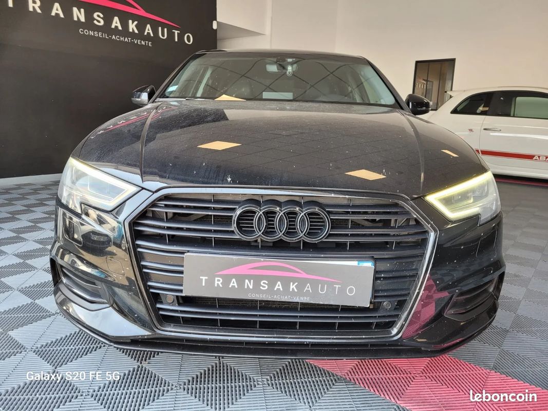 AUDI A3 BERLINE 35 TFSI CoD 150 S tronic 7 Design Luxe + VOLANT SLINE / S-LINE + SIEGES CUIR + ATTELAGE + ENTRETIEN AUDI (image 8)