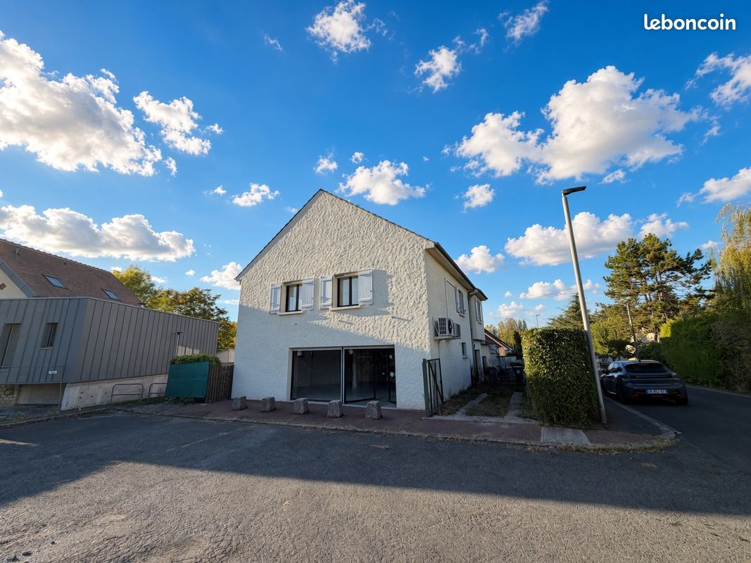 Immeuble 12 pièces 255 m² · à Moret-Loing-et-Orvanne · 255 m² · 250 000 €