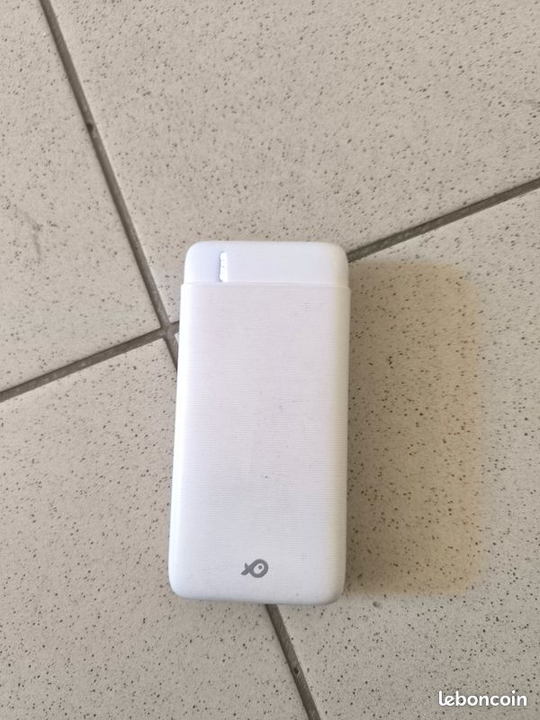Batterie polymère 20000 mAh PSPB20000PWH - Blanc POSS
POSS (image 1)