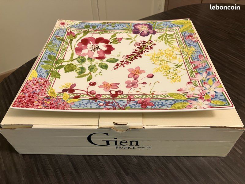 Grand Bonbonnière Carrée Gien France, Motif Millefleurs, Neuve En Boîte