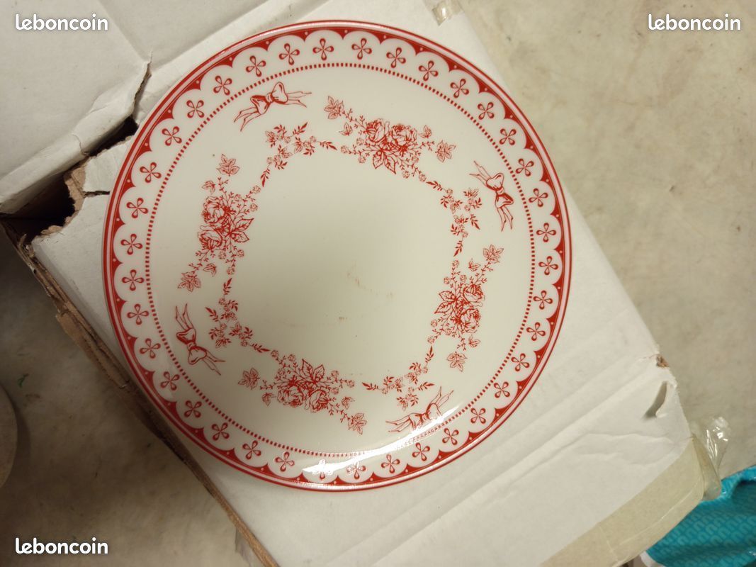Lot de 12 ASSIETTES vintage royale boch NEUVES porcelaine (image 2)