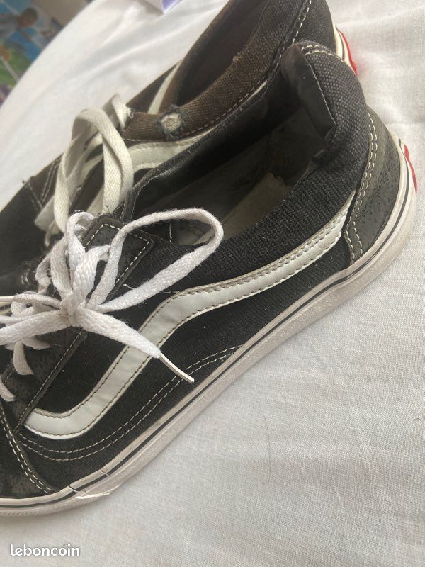 Vans (image 2)