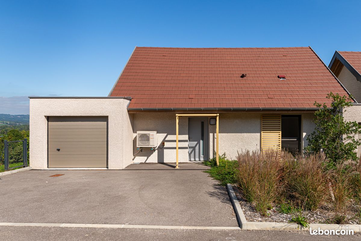 Maison 5 pièces 121 m² · à Poisy · 121 m² · 548 000 €