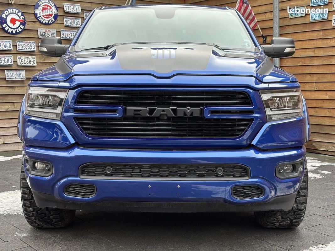 Dodge RAM 1500 Big Horn Punisher 5.7 V8 HEMI 401 ch 4x4 – GPL – CarPlay – Attelage (image 9)