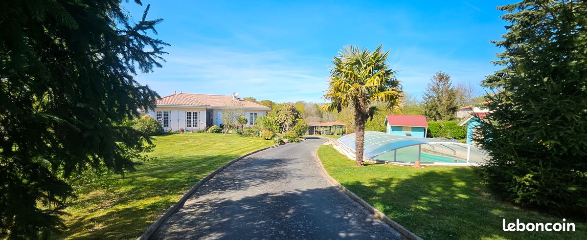 Maison 7 pièces 177 m² · à Mouilleron-le-Captif · 177 m² · 429 500 €