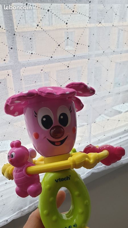 Hochet Fleur Vtech avec ventouse (image 2)