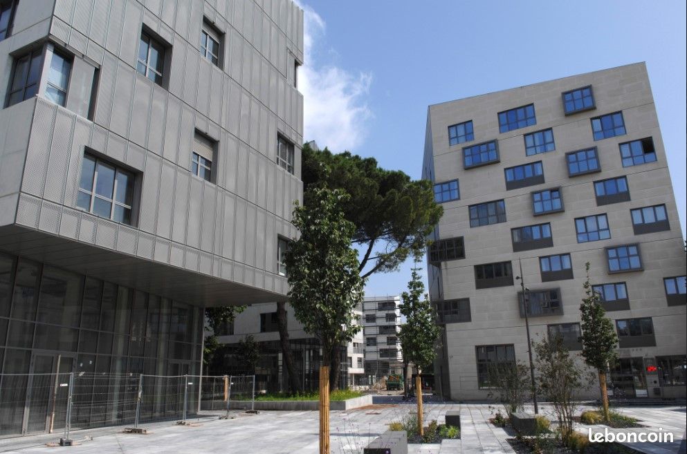 Place sous sol gare Saint Jean