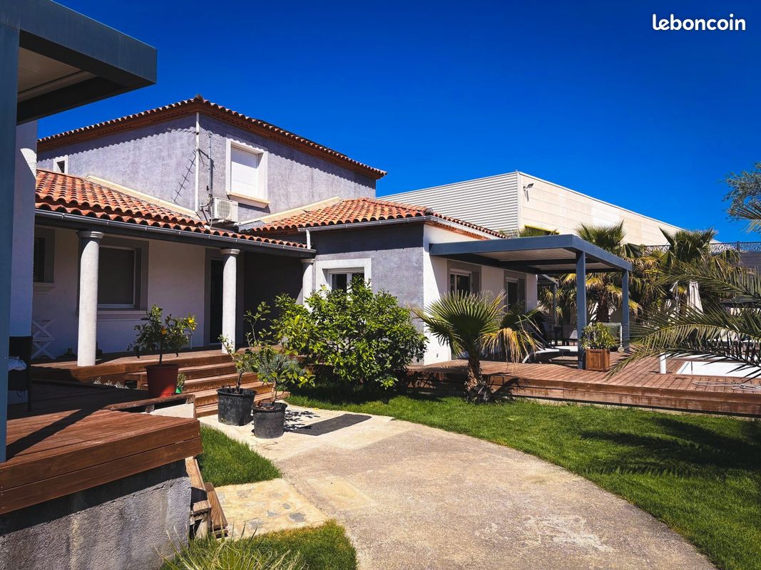 Maison 13 pièces 258 m² · à Juvignac · 258 m² · 1 050 000 €
