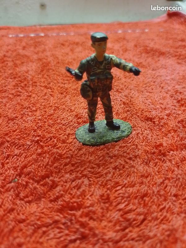 FIGURINE DELPRADO PLOMB - Pompier Militaire, Libération de Paris, 1944