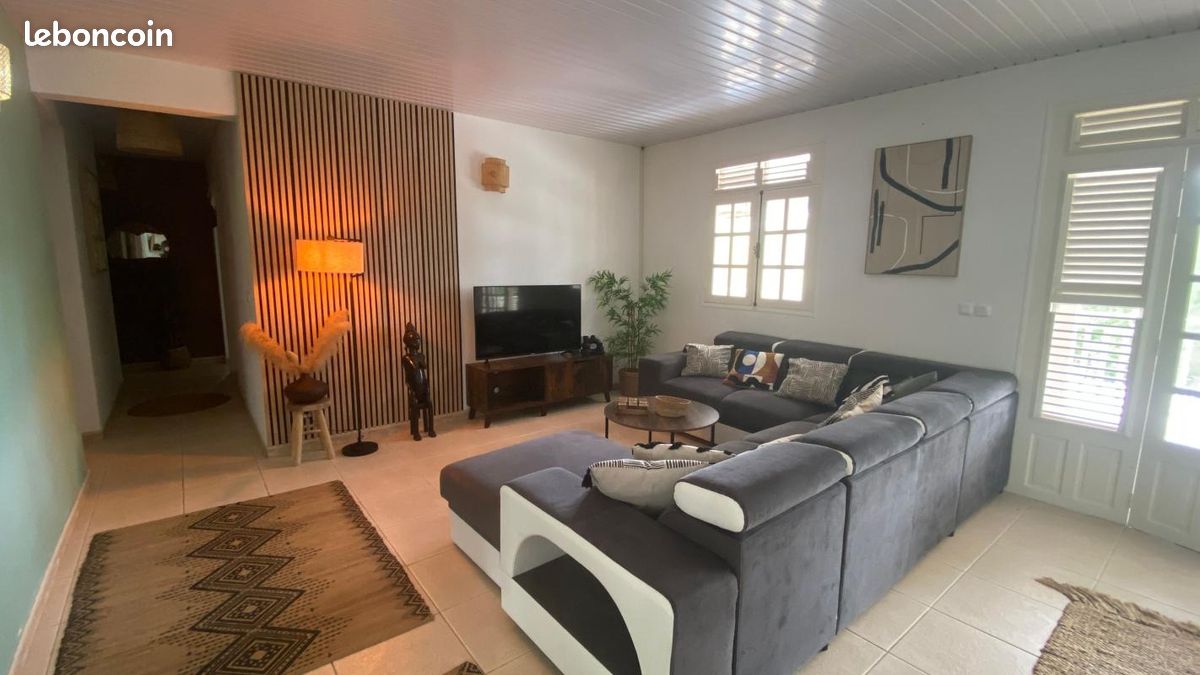 Maison 10 pièces 207 m² · à Sainte-Luce · 207 m² · 650 000 €