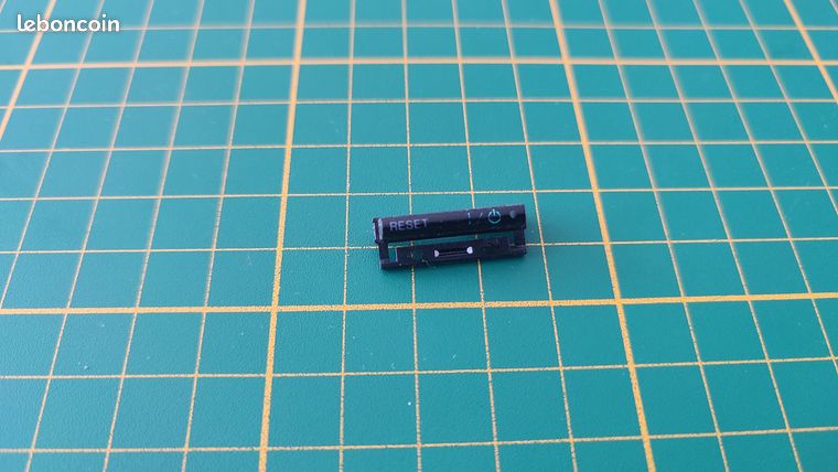 Bouton Power Et Reset Pour Sony PlayStation 2 (PS2) – Modèle SCPH-39004 – Pièce Détachée Occasion