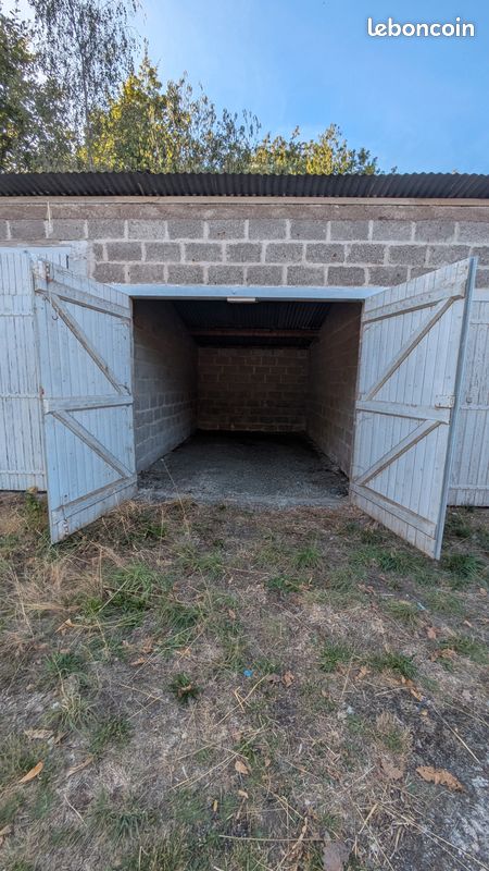 Garage bois 2 · à Segré-en-Anjou Bleu · 50 €/mois