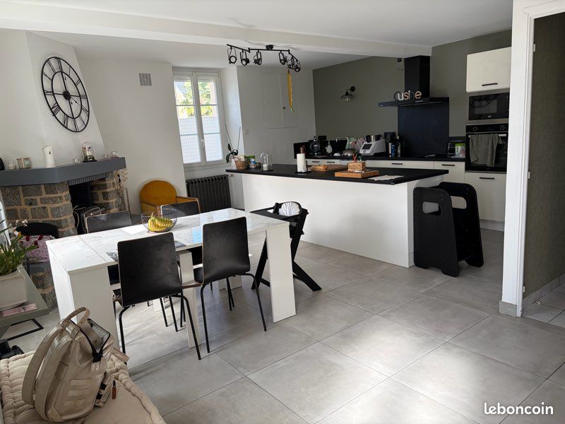 Maison 5 pièces 133 m² · à Cosmes · 133 m² · 180 000 €
