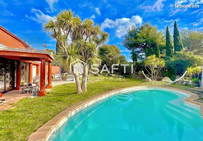 Propriété 7 pièces 289 m²