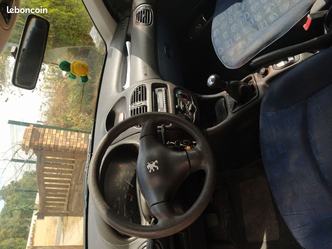 Peugeot 206 (image 3)