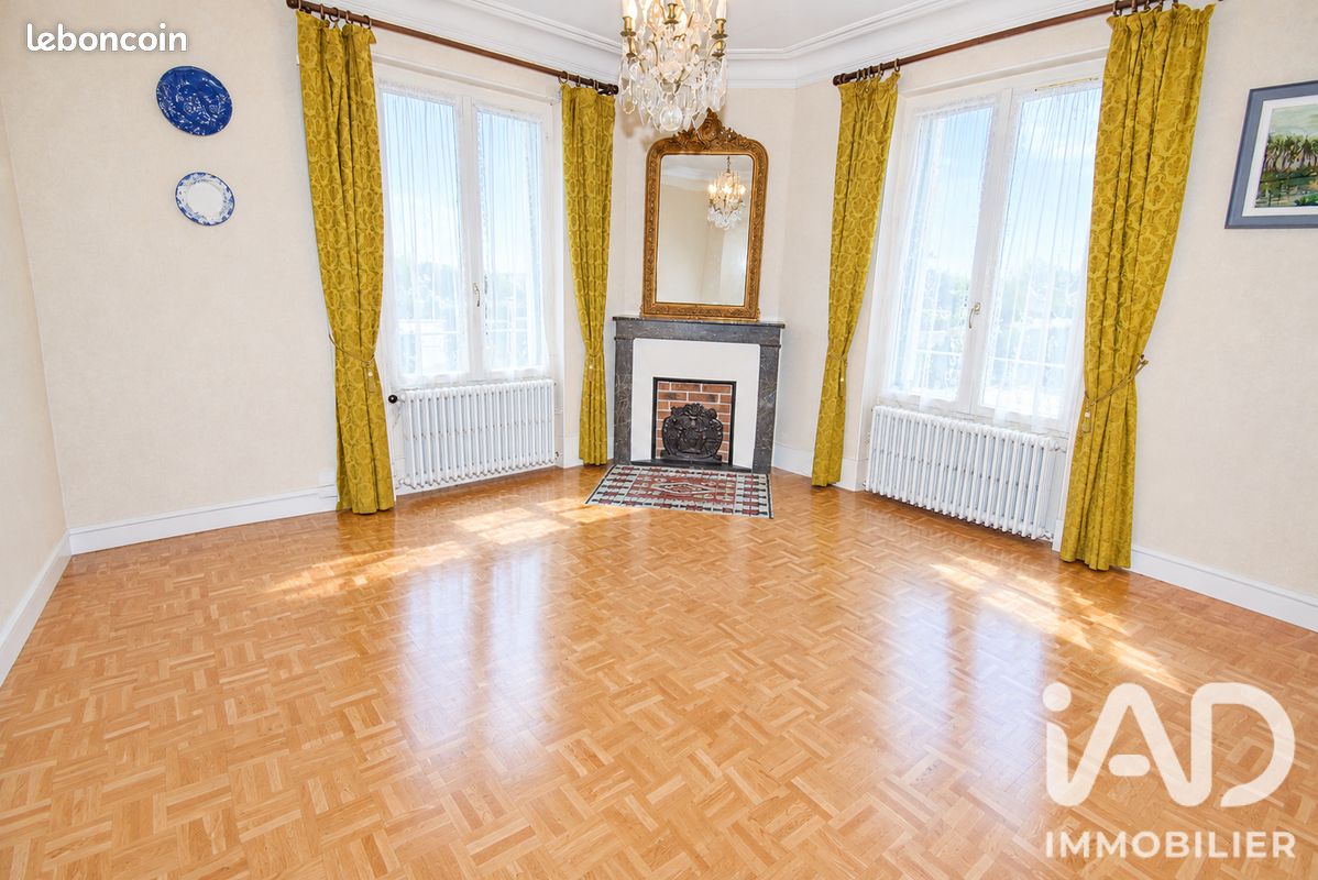 Maison 6 pièces 160 m² · à Verneuil-l'Étang · 160 m² · 299 000 €